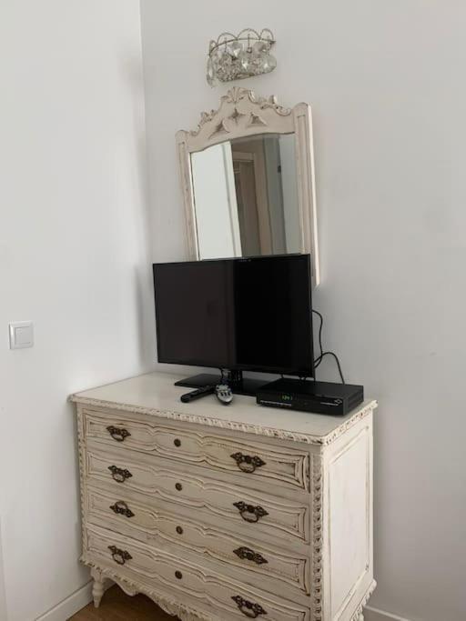 Near The River 3 Bedrooms Flat, With Ac For 9 Apartamento