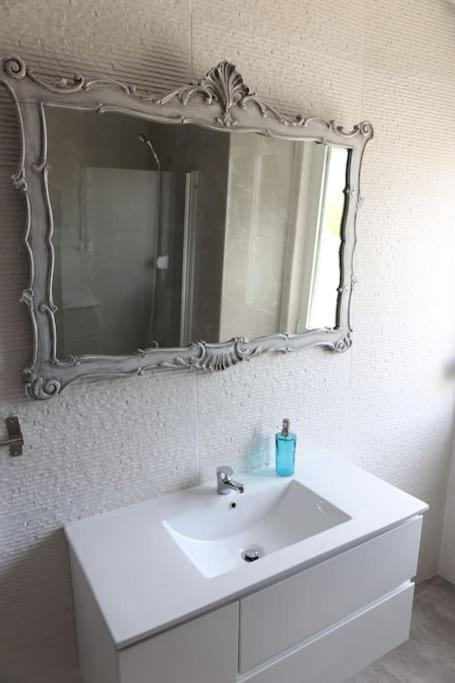 Near The River 3 Bedrooms Flat, With Ac For 9 Apartamento *